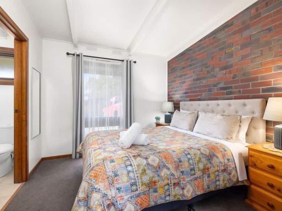 Standard Apartment, 1 Bedroom, Non Smoking, Kitchenette (SC 2 people) | Free WiFi, bed sheets