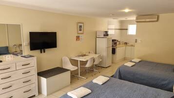 Deluxe Queen Apartment