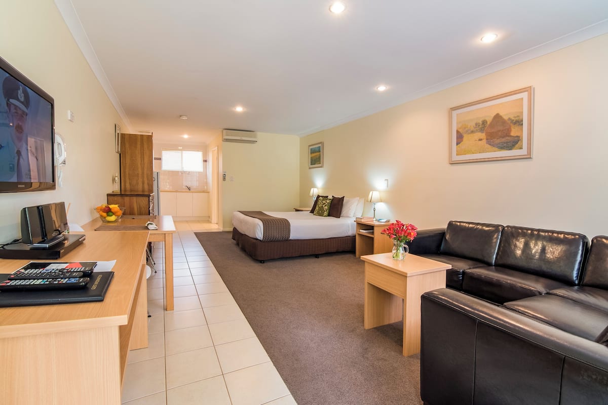 Premium bedding, blackout curtains, free WiFi, bed sheets