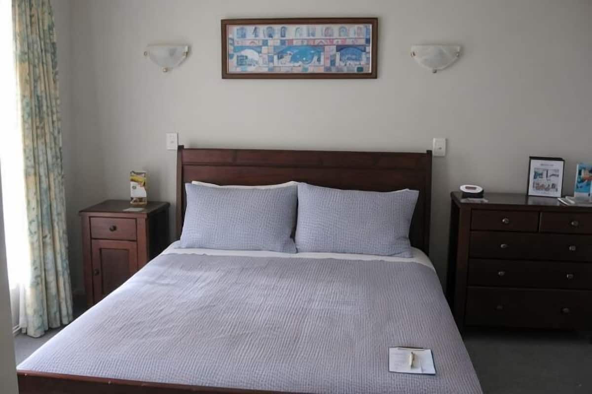 Blackout drapes, iron/ironing board, free WiFi, bed sheets