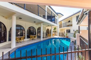 Outdoor pool - Villa Capri Motel (Rockhampton)