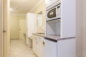 Microwave, electric kettle