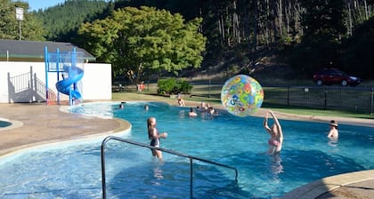 Porepunkah Pines Holiday Park