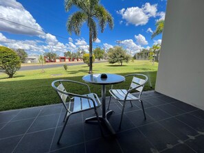 Terrace/patio - Country Roads Motor INN Dysart (Dysart)