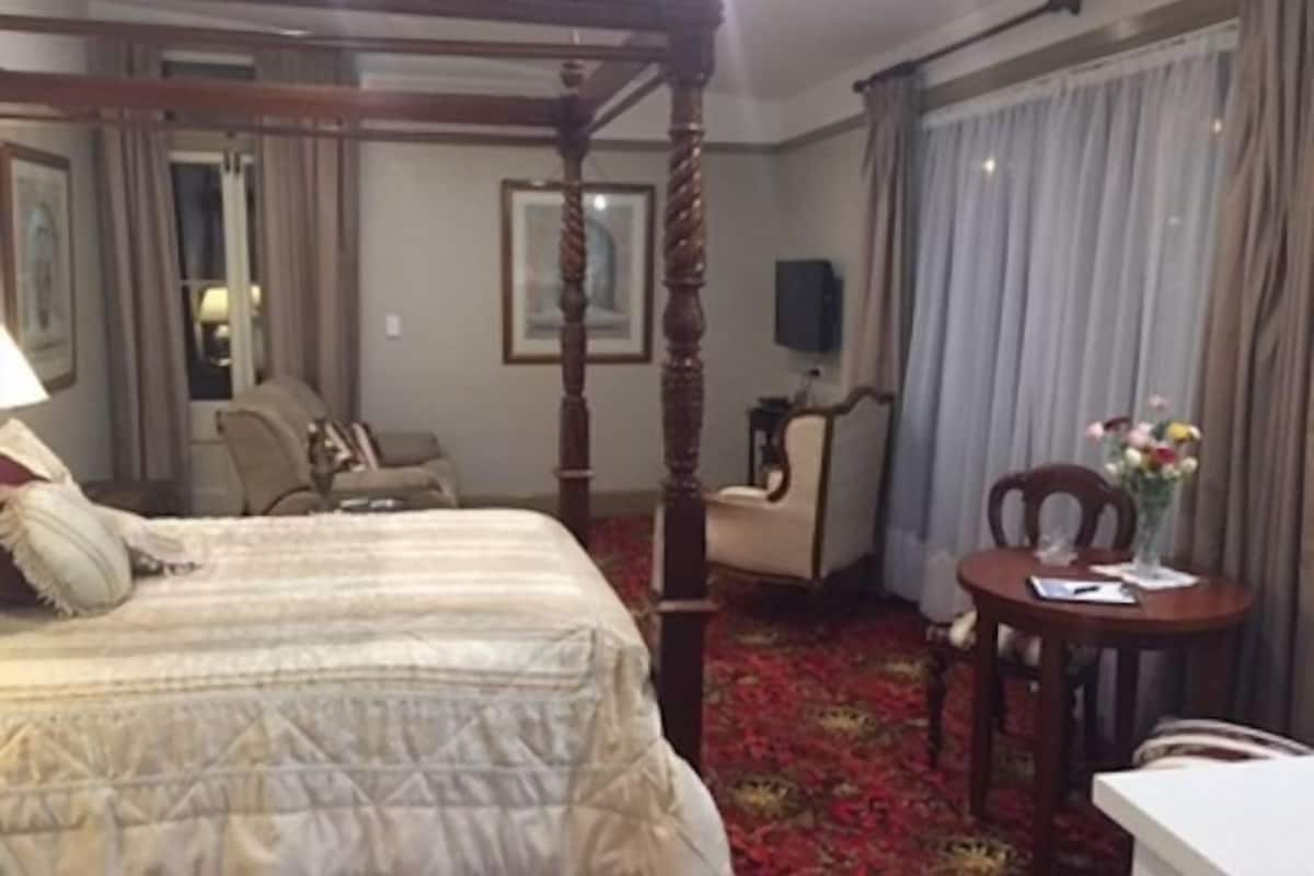 Egyptian cotton sheets, premium bedding, down comforters, pillowtop beds