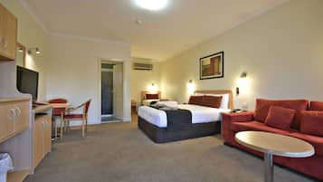 Queen Room 3 | 1 bedroom, iron/ironing board, free WiFi, bed sheets