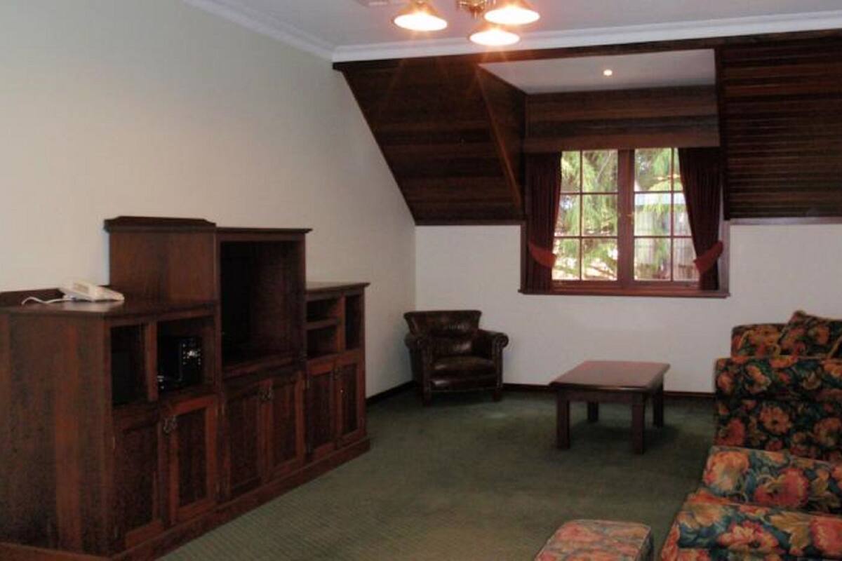 Suite, 1 kingsize bed met slaapbank | Een strijkplank/strijkijzer, beddengoed