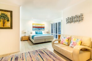 Individually furnished, iron/ironing board, cots/infant beds, free WiFi - The Village Holiday Apartments at Burleigh (Burleigh Heads)