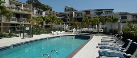 Außenpool, Liegestühle