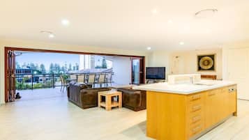 Superior Penthouse, 3 Bedrooms | Private kitchen