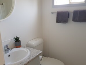 Bathroom - Caloundra Waterfront Holiday Park (Caloundra)