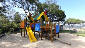 Außen-Kinderspielplatz
