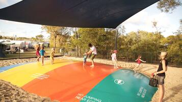 Tempat bermain anak - outdoor