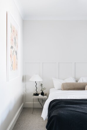 Superior Double Room 1 King Bed (Refurbished) | Bed sheets - The Dormie House - On The Golf Course (Moss Vale)