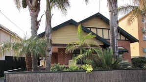 4 Star 1 Kent St house 