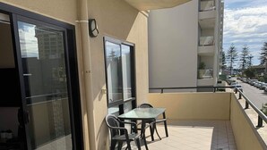4 Star Colley 2 Bedroom | Terrace/patio