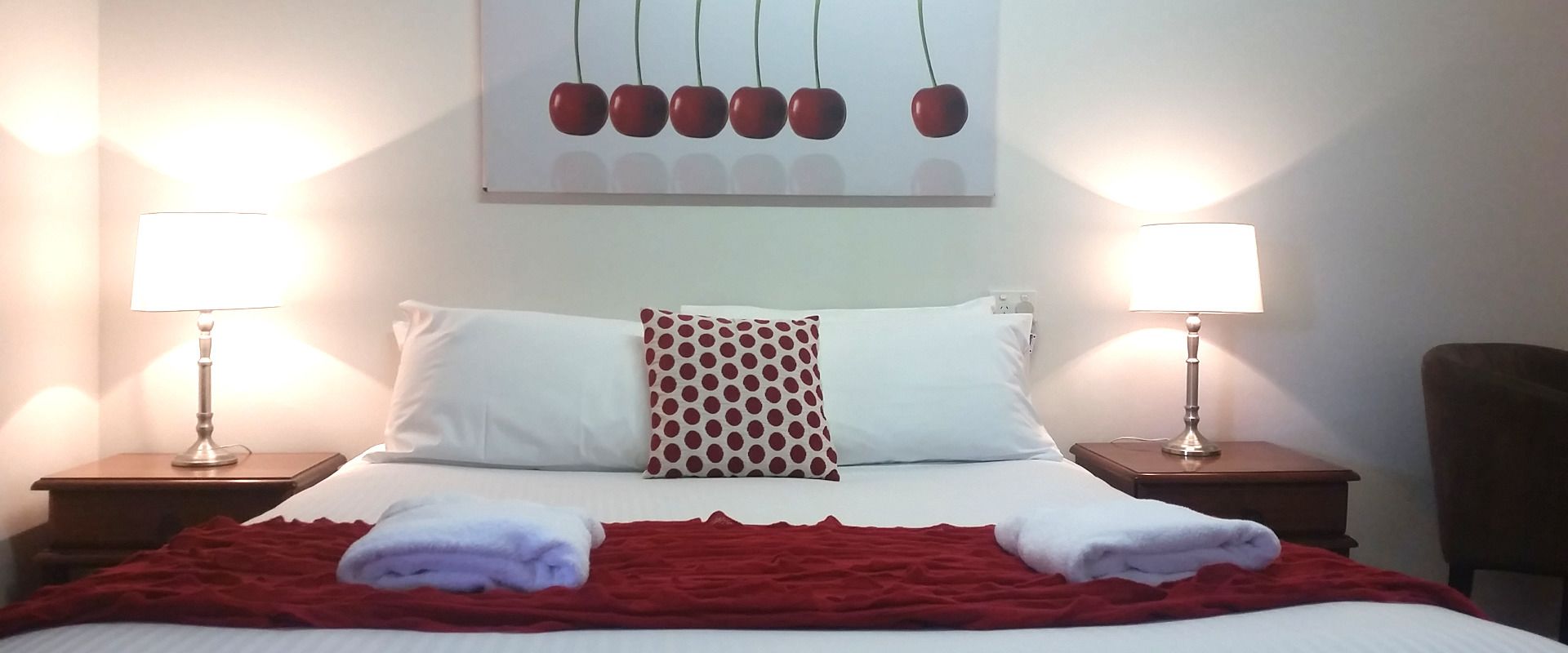 Iron/ironing board, free WiFi, bed sheets