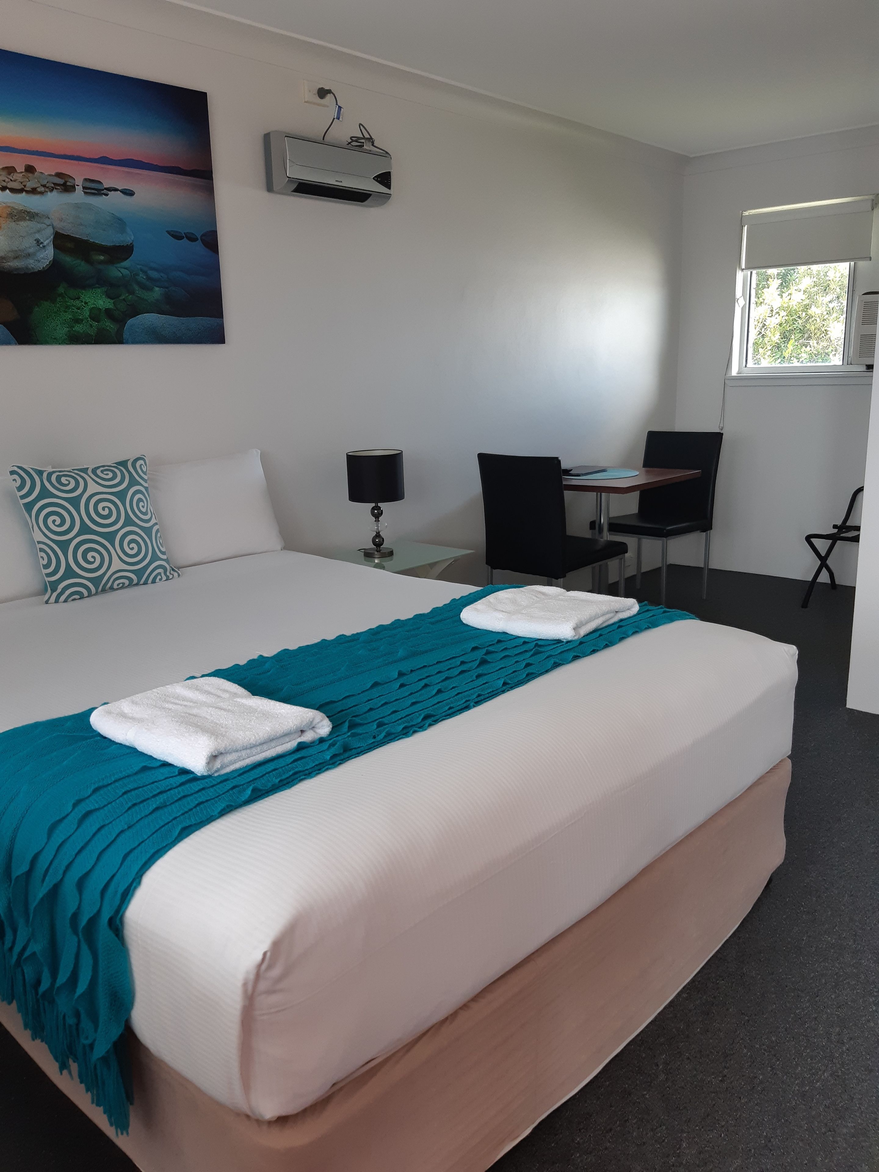 Standard Room, 1 Queen Bed