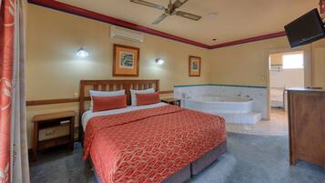 Executive Suite, Non Smoking, Kitchenette (Executive King Suite) | Premium bedding, minibar, desk, iron/ironing board