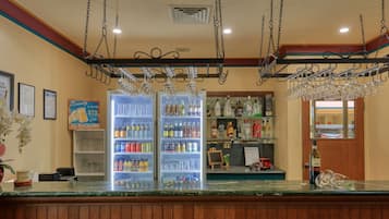 Bar (trong khuôn viên)