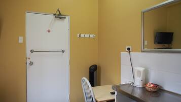 Standard Single Ensuite Room