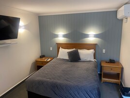 标准开间, 1 张大床, 无烟房, 简易厨房 (Standard Studio) | 熨斗/熨衣板、免费 WiFi、床单