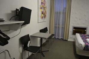 スーペリア ツインルーム | デスク、アイロン / アイロン台、ベビーベッド (無料)、WiFi (無料)