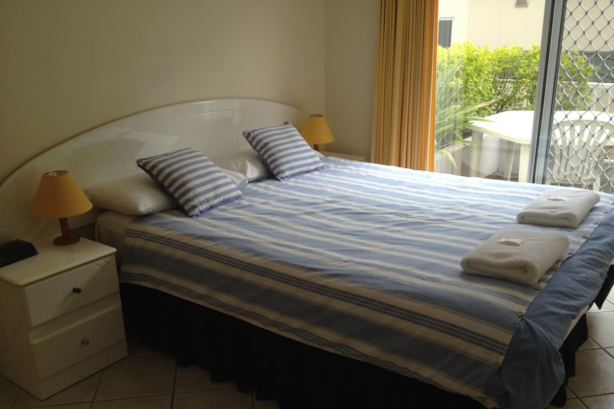 Basic Apartment, 2 Bedrooms | Iron/ironing board, rollaway beds, WiFi, bed sheets
