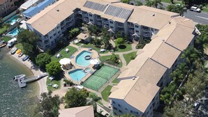 Aerial view - Pelican Cove (Biggera Waters)