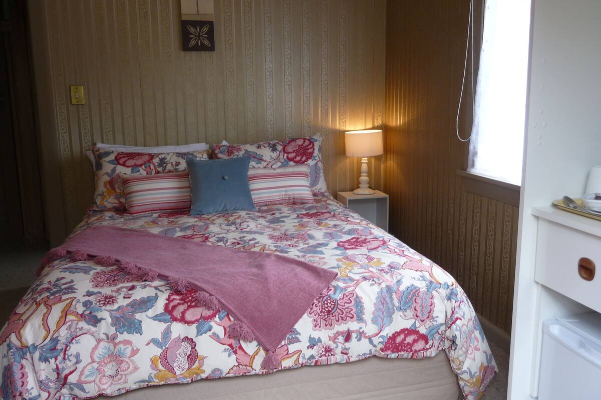 Standaard suite, 1 slaapkamer, niet-roken (Ensuite room) | Verduisterende gordijnen, gratis wifi