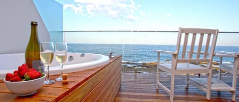 External Spa bath Queen | Balcony