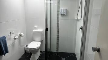Regadera en el baño