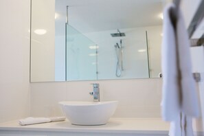 Free toiletries, hair dryer, towels, toilet paper - Narrowneck Court (Surfers Paradise)