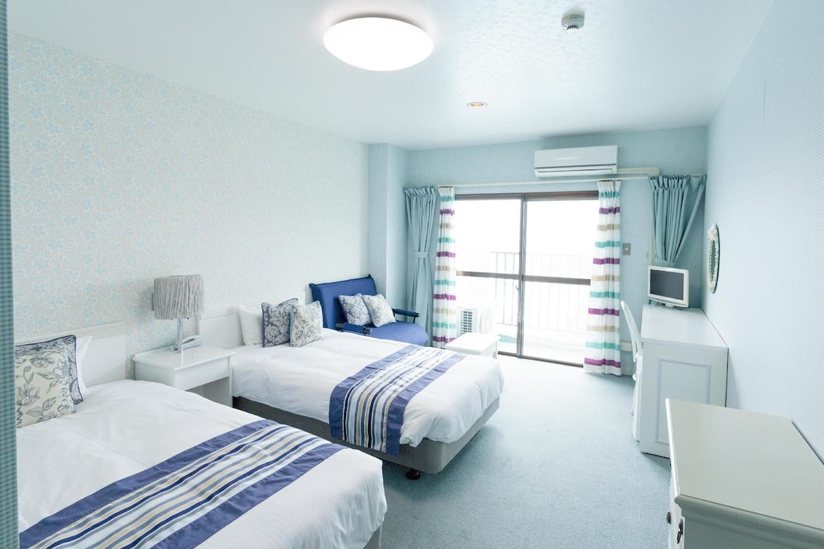 Desk, blackout drapes, free WiFi, bed sheets