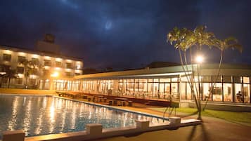 Façade de lâhĂ©bergement - soirĂ©e/nuit