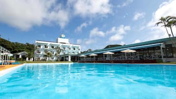 Sæsonbestemt udendørs pool