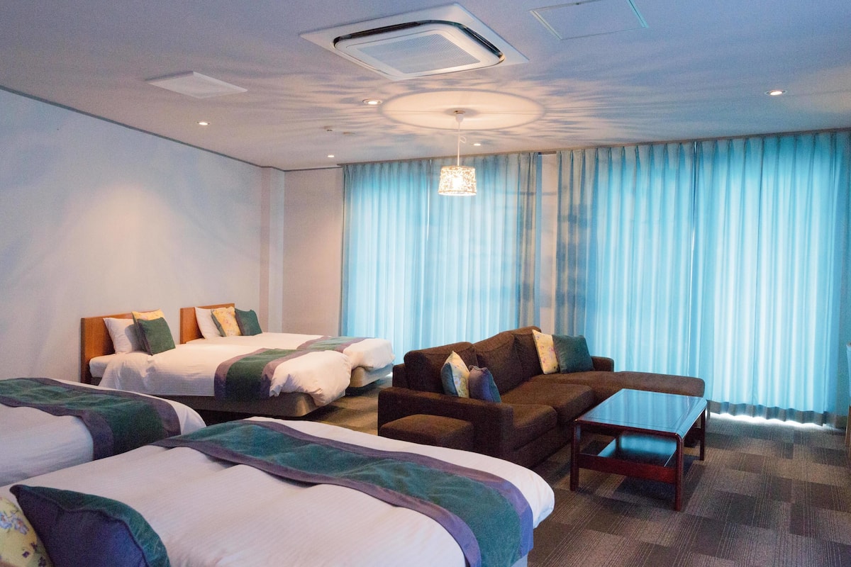 quadruple room | 1 bedroom, desk, blackout curtains, free wifi