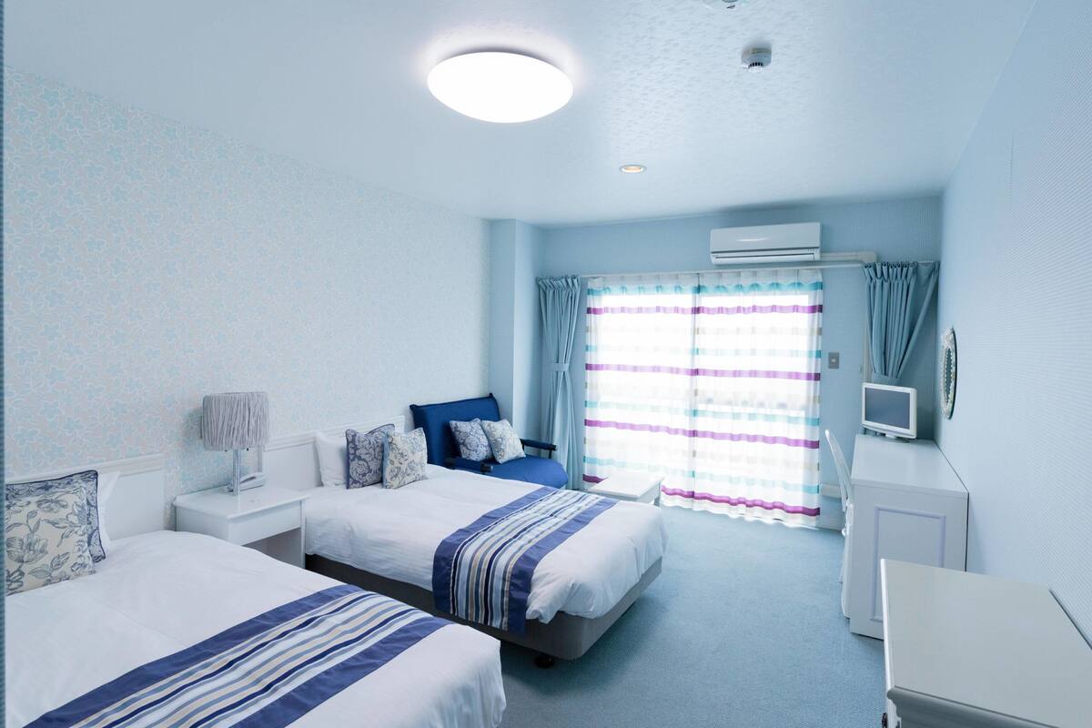 Desk, blackout drapes, free WiFi, bed sheets