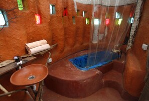 Nhà trên cây dành cho gia đình, 1 phòng ngủ | Trang trí khác biệt, trang bị nội thất với thiết kế riêng biệt 