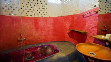 Family Tree House, 1 Bedroom | 1 bedroom, individually decorated, individually furnished