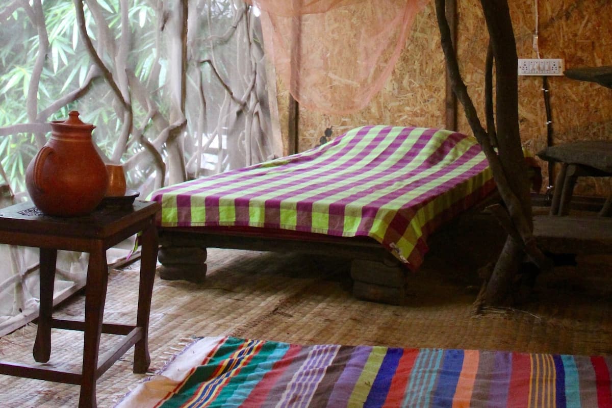 1 bedroom, individually decorated, individually furnished