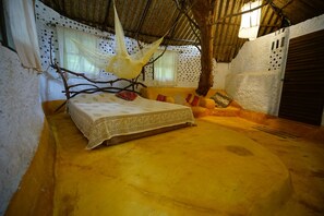 Traditional House (Mud House) | Individually decorated, individually furnished - Saraya Art Cafe B&B (Alto de Porvorim)