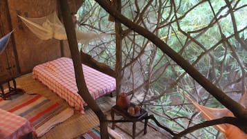 1 bedroom, individually decorated, individually furnished