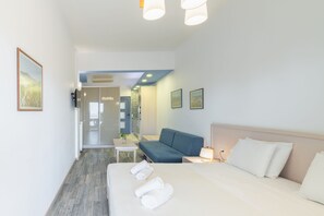 Luxury Studio, Ocean View | Premium bedding, in-room safe, individually decorated, blackout drapes - Sevach apartments (Chania)