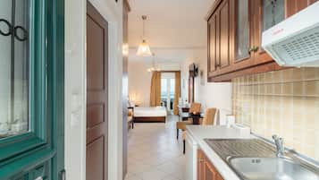 Studio, Sea View | Premium bedding, in-room safe, individually decorated, blackout curtains