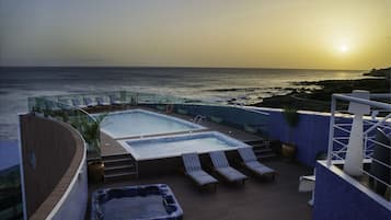 Outdoor pool, sun loungers