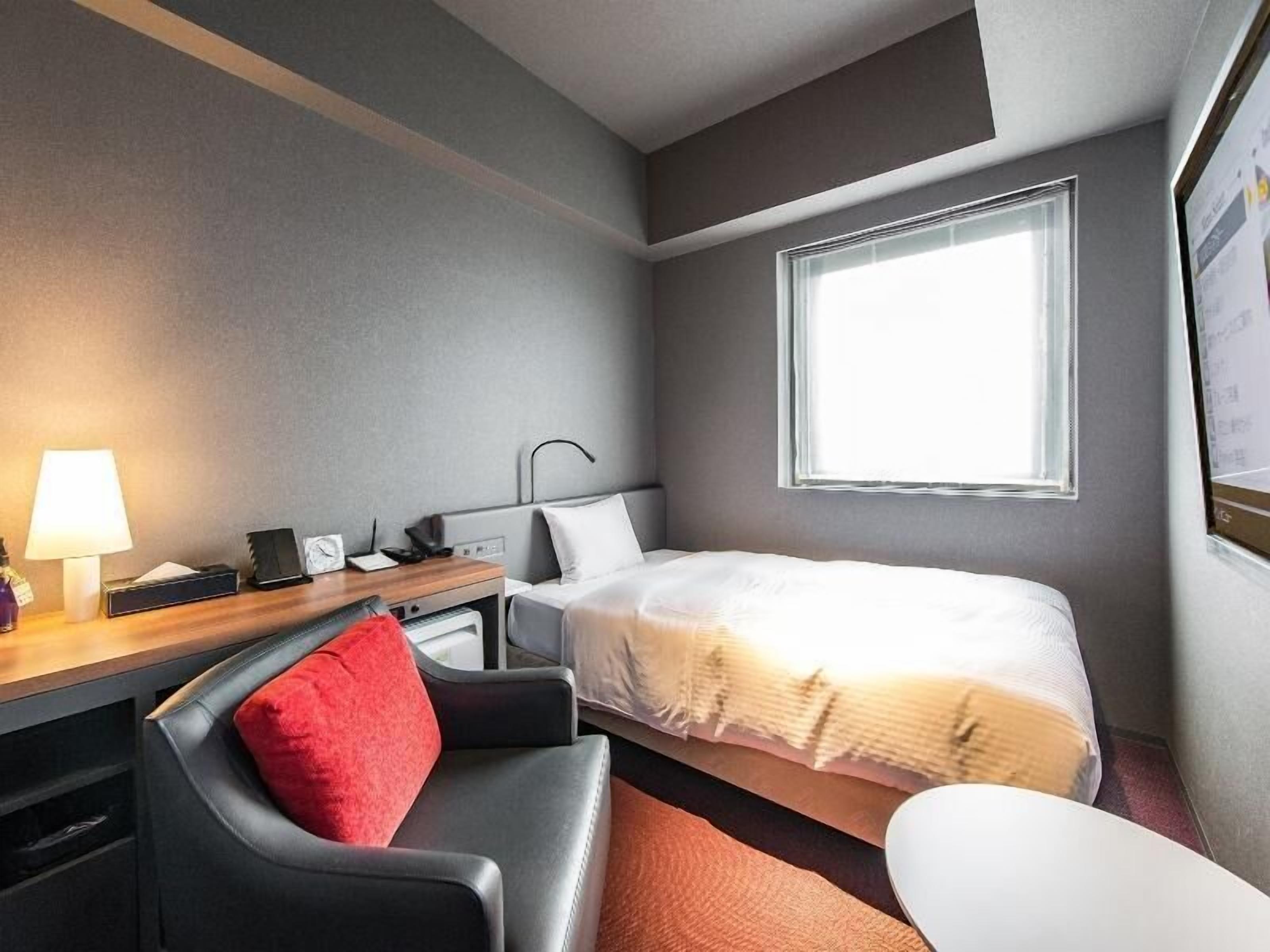 Daunenbettdecken, schallisolierte Zimmer, Bügeleisen/Bügelbrett