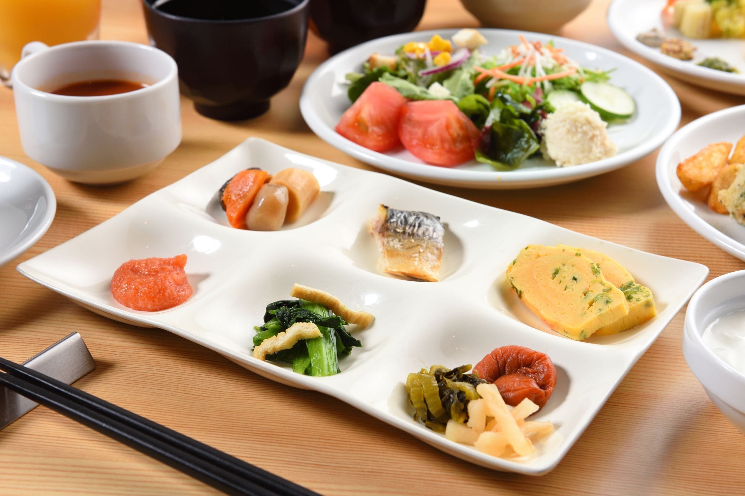 daily buffet breakfast (jpy 2200 per person)