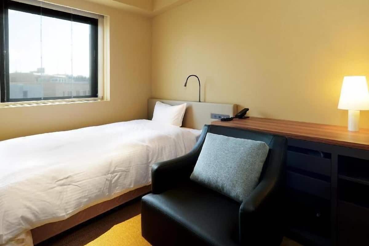 Down comforters, soundproofing, iron/ironing board, free WiFi