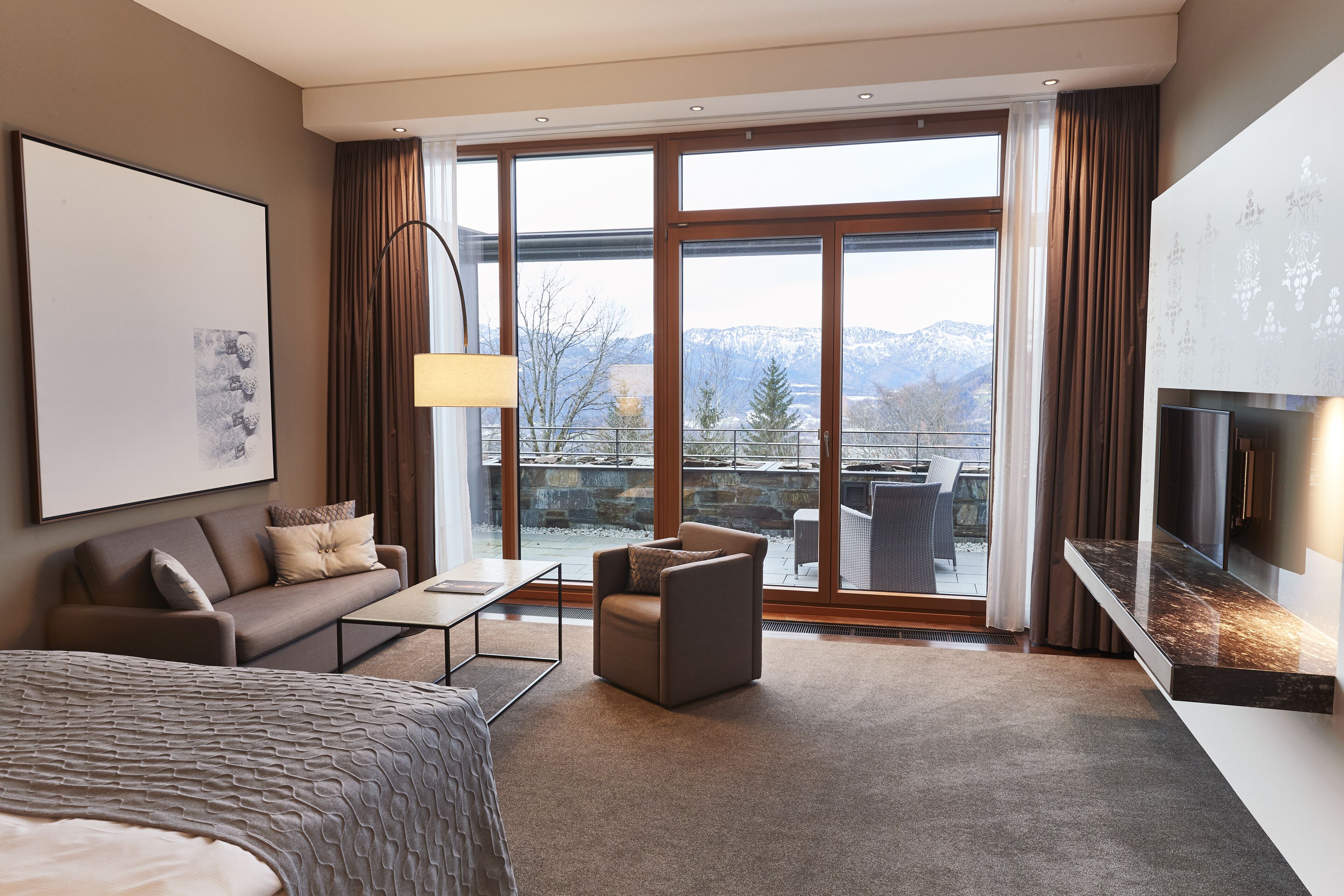 deluxe room, terrace | premium bedding, minibar, in-room safe, desk